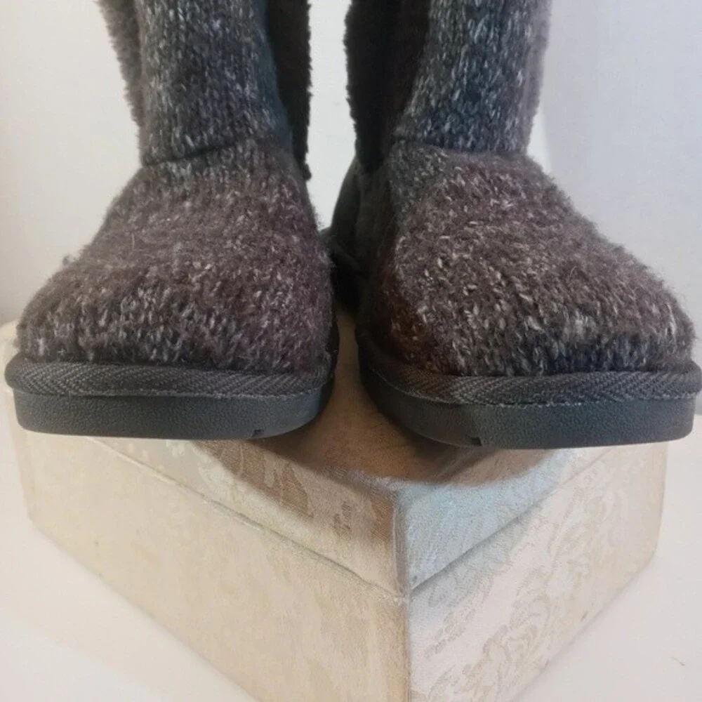 Arizona Swan Faux Fur Lined Fabric Boots 6